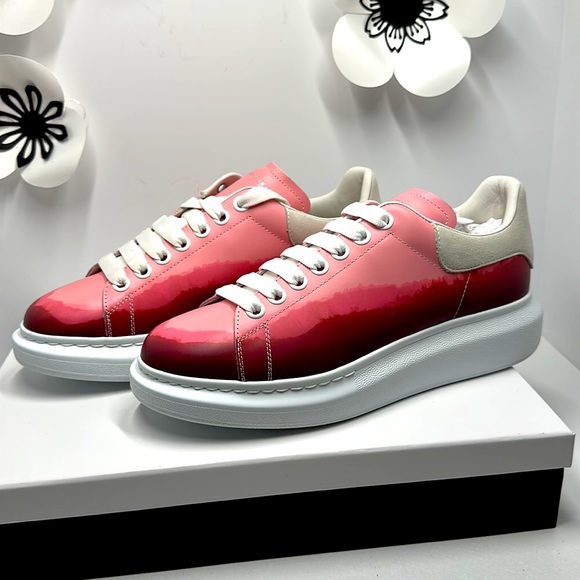 Alexander McQueen Pink Ombré Sneakers New in Box - Picture 3 of 6